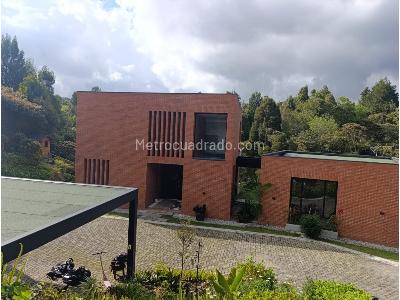 Casa de 5 alcobas en venta en Alto Las Palmas, Envigado, 400 m² · foto 2 de 20