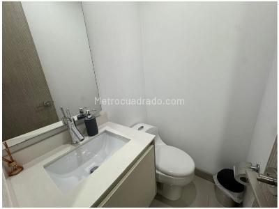 Apartamento de 3 alcobas en venta en El Poblado, Medellín, 109 m² · foto 9 de 16