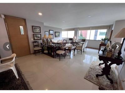 Apartamento de 2 alcobas en venta en El Poblado, Medellín, 133 m² · foto 4 de 15