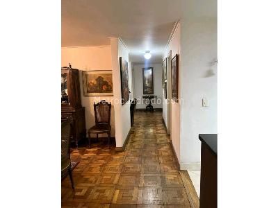 Apartamento de 4 alcobas en venta en El Poblado, Medellín, 178 m² · foto 5 de 9
