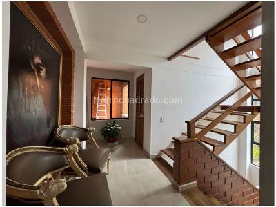 Casa de 4 alcobas en venta en El Poblado, Medellín, 270 m² · foto 6 de 18