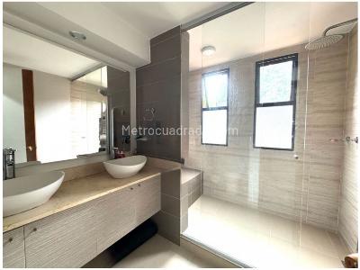 Casa de 4 alcobas en venta en El Poblado, Medellín, 270 m² · foto 10 de 18