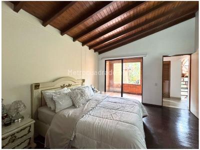 Casa de 4 alcobas en venta en El Poblado, Medellín, 270 m² · foto 12 de 18