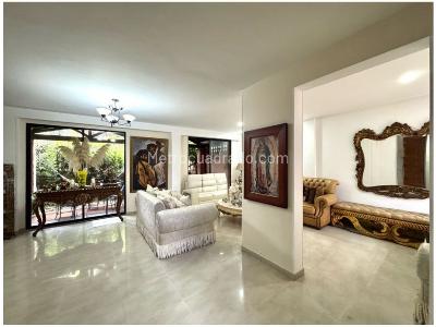 Casa de 4 alcobas en venta en El Poblado, Medellín, 270 m² · foto 13 de 18