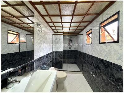 Casa de 4 alcobas en venta en El Poblado, Medellín, 270 m² · foto 16 de 18