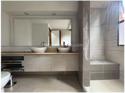 Casa de 4 alcobas en venta en El Poblado, Medellín, 270 m² · foto 17 de 18