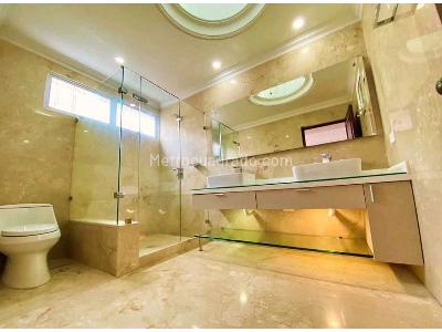 Casa de 5 alcobas en venta en El Poblado, Medellín, 322 m² · foto 4 de 10