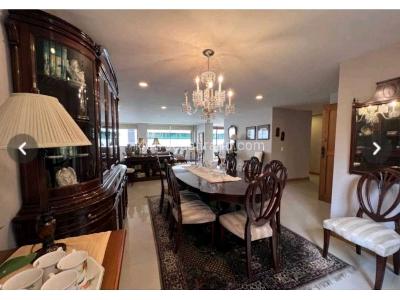 Apartamento de 2 alcobas en venta en El Poblado, Medellín, 133 m² · foto 2 de 13