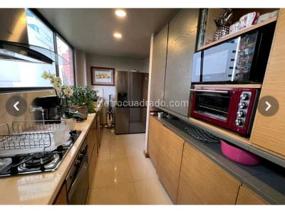 Apartamento de 2 alcobas en venta en El Poblado, Medellín, 133 m² · foto 4 de 13