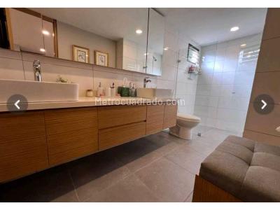 Apartamento de 2 alcobas en venta en El Poblado, Medellín, 133 m² · foto 9 de 13