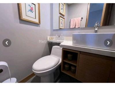 Apartamento de 2 alcobas en venta en El Poblado, Medellín, 133 m² · foto 12 de 13