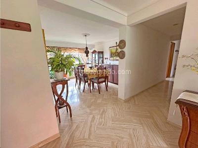 Apartamento de 5 alcobas en venta en El Poblado, Medellín, 190 m² · foto 2 de 14