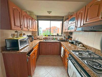 Apartamento de 5 alcobas en venta en El Poblado, Medellín, 190 m² · foto 5 de 14