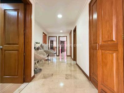 Apartamento en venta en Laureles, Medellín · foto 7 de 18