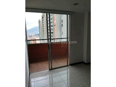 Apartamento en venta en Loma De Los Bernal, Medellín · foto 5 de 16