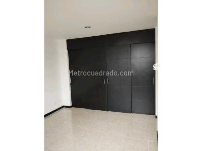 Apartamento en venta en Loma De Los Bernal, Medellín · foto 7 de 16