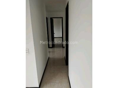 Apartamento en venta en Loma De Los Bernal, Medellín · foto 10 de 16