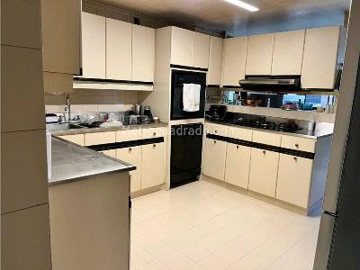 Apartamento de 4 alcobas en venta en El Poblado, Medellín, 207 m² · foto 16 de 20