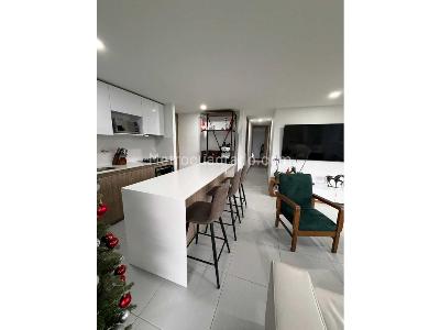 Apartamento de 3 alcobas en venta en Sabaneta, Sabaneta, 78 m² · foto 4 de 17
