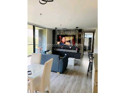 Apartamento de 2 alcobas en venta en El Poblado, Medellín, 79 m² · foto 2 de 11