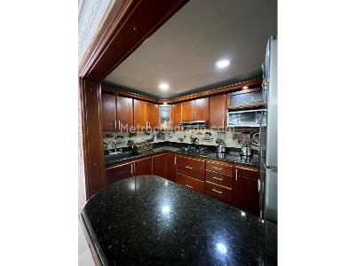 Casa de 4 alcobas en venta en Loma De Los Bernal, Medellín, 225 m² · foto 4 de 20