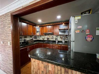 Casa de 4 alcobas en venta en Loma De Los Bernal, Medellín, 225 m² · foto 5 de 20