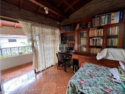 Casa de 4 alcobas en venta en Loma De Los Bernal, Medellín, 225 m² · foto 7 de 20