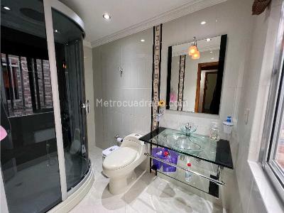 Casa de 4 alcobas en venta en Loma De Los Bernal, Medellín, 225 m² · foto 8 de 20