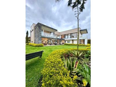 Casa de 5 alcobas en venta en Alto Las Palmas, Envigado, 2000 m² · foto 1 de 20
