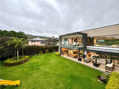 Casa de 5 alcobas en venta en Alto Las Palmas, Envigado, 2000 m² · foto 2 de 20