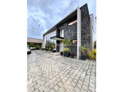 Casa de 5 alcobas en venta en Alto Las Palmas, Envigado, 2000 m² · foto 3 de 20