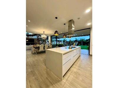 Casa de 5 alcobas en venta en Alto Las Palmas, Envigado, 2000 m² · foto 4 de 20