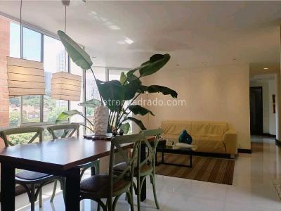 Apartamento de 3 alcobas en venta en Loma De Los Bernal, Medellín, 85 m² · foto 3 de 14
