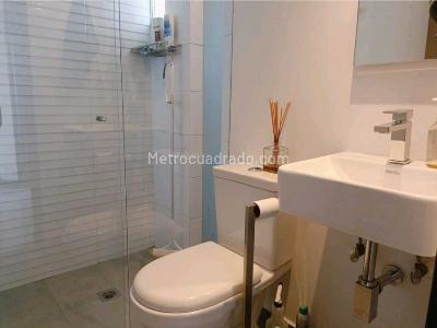 Apartamento de 3 alcobas en venta en Loma De Los Bernal, Medellín, 85 m² · foto 12 de 14