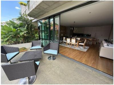 Apartamento de 3 alcobas en venta en El Poblado, Medellín, 250 m² · foto 2 de 10