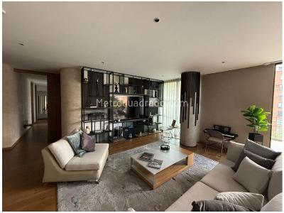 Apartamento de 3 alcobas en venta en El Poblado, Medellín, 250 m² · foto 4 de 10