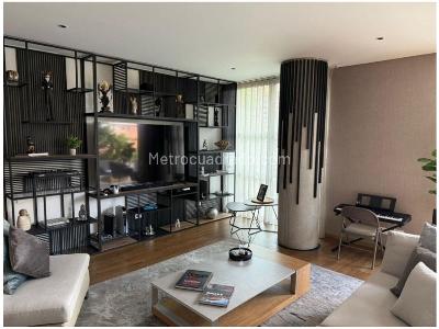 Apartamento de 3 alcobas en venta en El Poblado, Medellín, 250 m² · foto 5 de 10