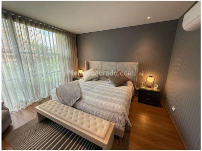 Apartamento de 3 alcobas en venta en El Poblado, Medellín, 250 m² · foto 8 de 10