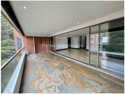 Apartamento en venta en El Poblado, Medellín · foto 4 de 20