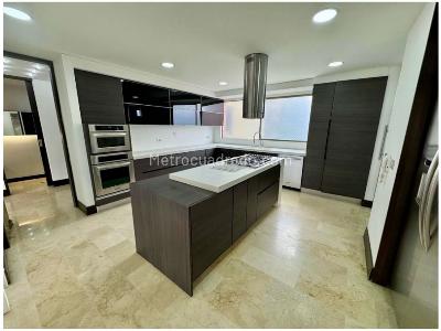 Apartamento en venta en El Poblado, Medellín · foto 8 de 20