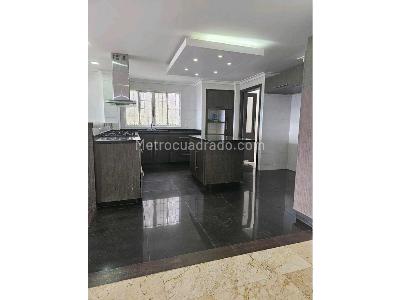 Casa de 5 alcobas en venta en El Tesoro, Medellín, 420 m² · foto 3 de 20