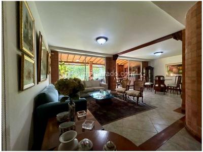 Casa de 3 alcobas en venta en La Sebastiana, Envigado, 230 m² · foto 4 de 18