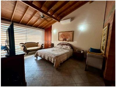 Casa de 3 alcobas en venta en La Sebastiana, Envigado, 230 m² · foto 6 de 18