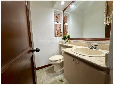 Casa de 3 alcobas en venta en La Sebastiana, Envigado, 230 m² · foto 12 de 18