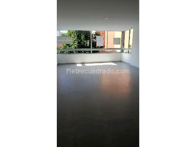 Apartamento de 3 alcobas en venta en Laureles, Medellín, 140 m² · foto 2 de 20