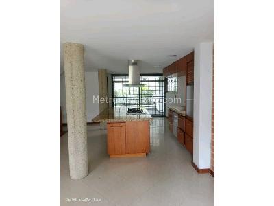 Casa de 4 alcobas en venta en La Doctora, Sabaneta, 250 m² · foto 2 de 20
