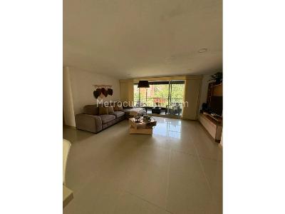 Apartamento de 3 alcobas en venta en Loma De San Jose, Sabaneta, 120 m² · foto 3 de 20