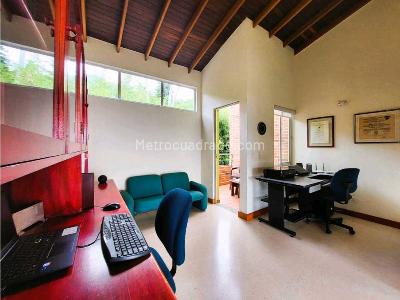 Casa de 5 alcobas en venta en Loma Del Escobero, Envigado · foto 12 de 20