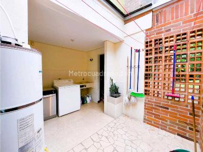 Casa de 5 alcobas en venta en Loma Del Escobero, Envigado · foto 18 de 20