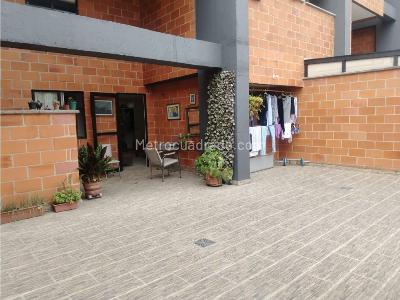 Apartamento en venta en Belen Rosales, Medellín · foto 9 de 12